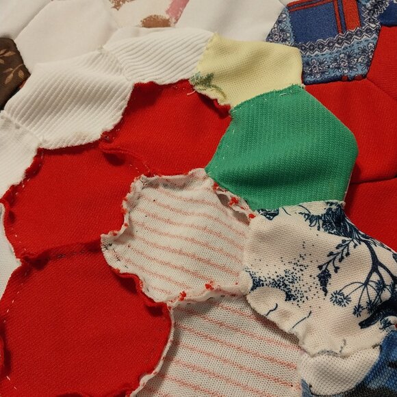 3746 Full Size Polyester Hand Stitched Quilt Top Hexagon Flowers. - Picture 4 of 8